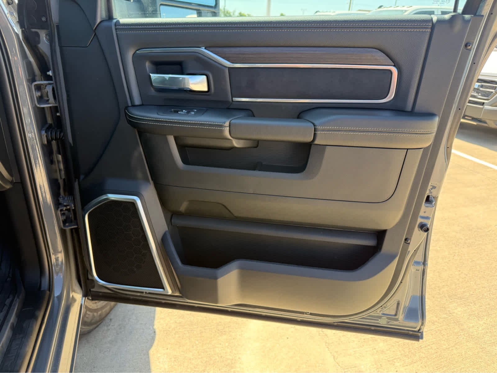 New 2026 Ceramic Gray Clear-Coat Exterior Paint RAM Laramie image 18