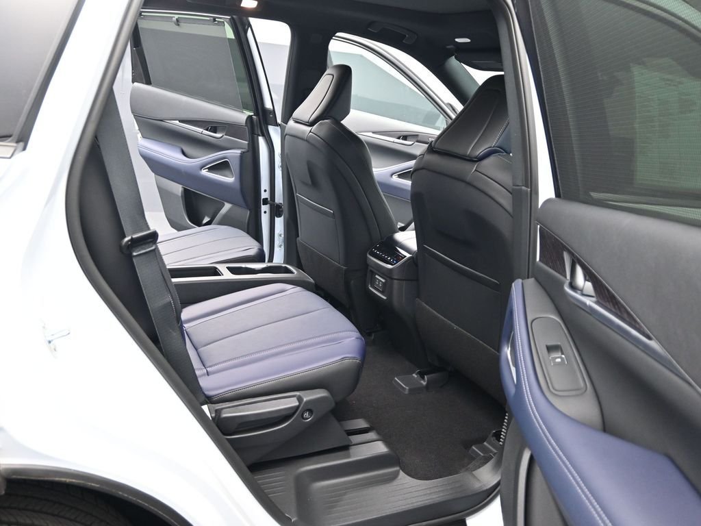 Used 2026 White INFINITI SPORT image 16