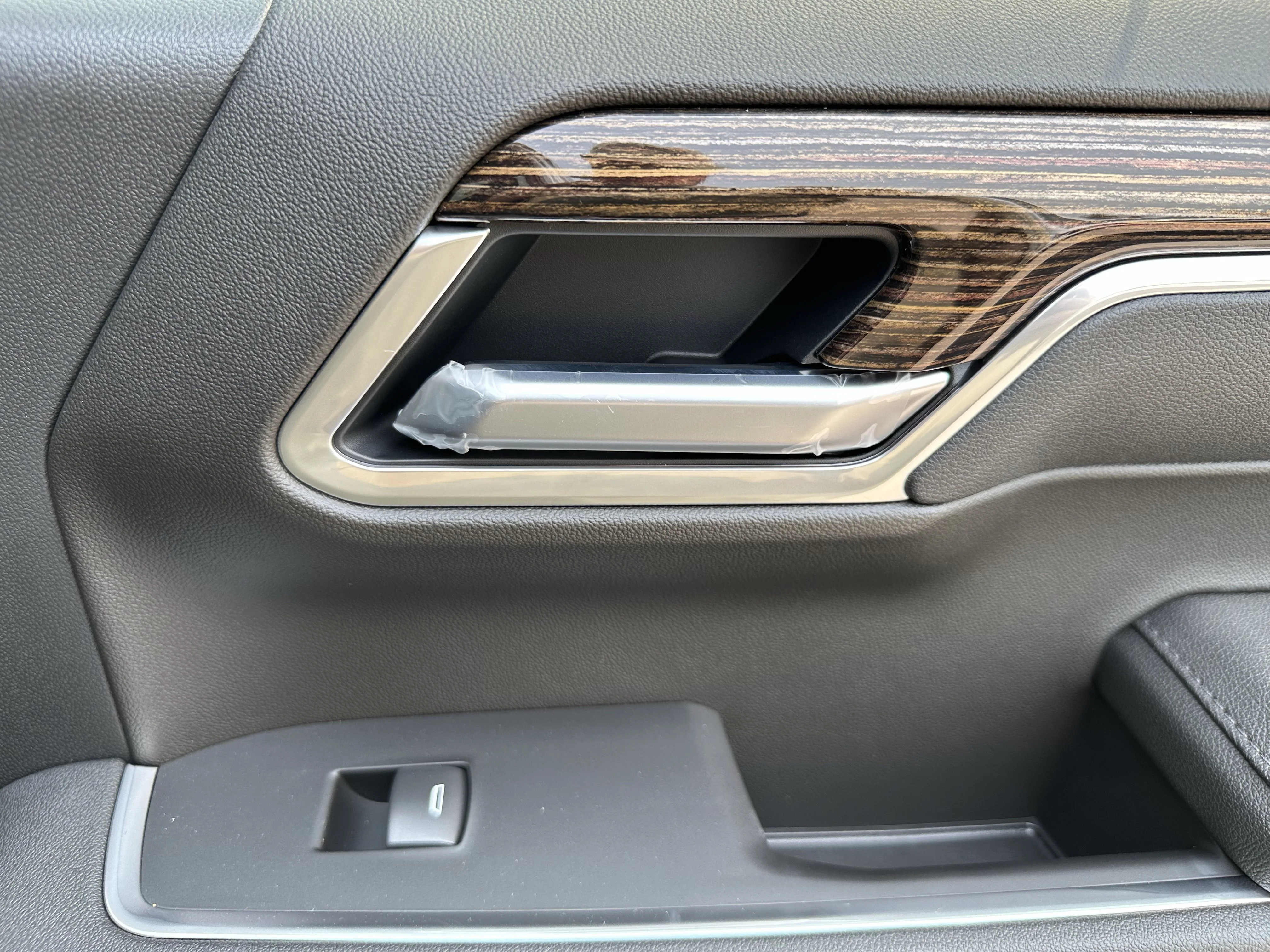 New 2026 Sterling Metallic GMC Elevation image 20