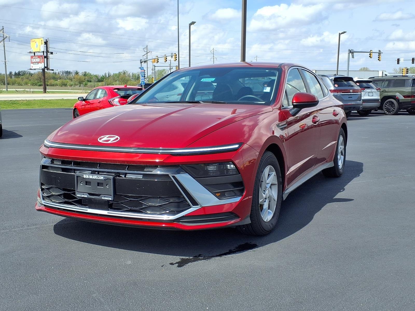 Used 2025 Ultimate Red Metallic Hyundai SE image 20