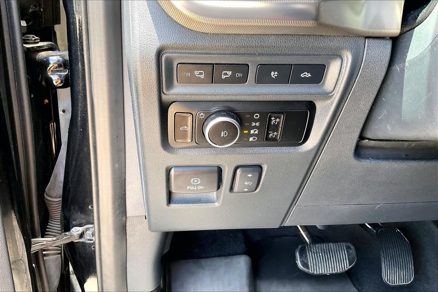 Used 2023 Agate Black Metallic Ford Raptor image 32