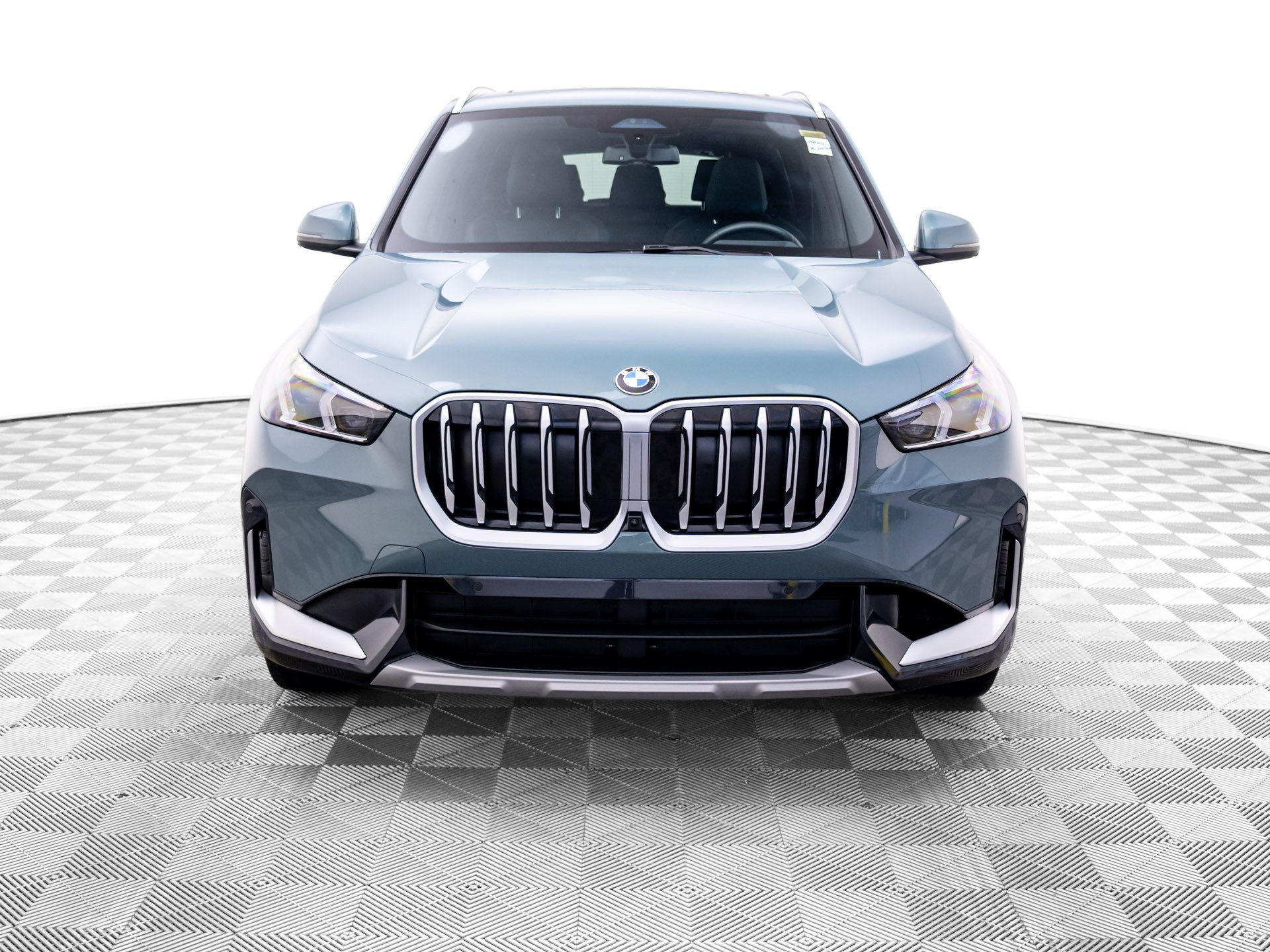 Certified Used 2026 Cape York Green Metallic BMW xDrive28i image 8