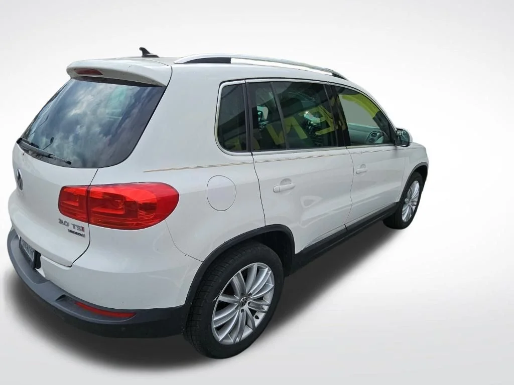 Used 2013 White Volkswagen SE image 3