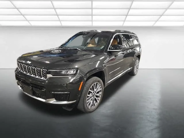 Used 2024 Gray Jeep Summit image 9