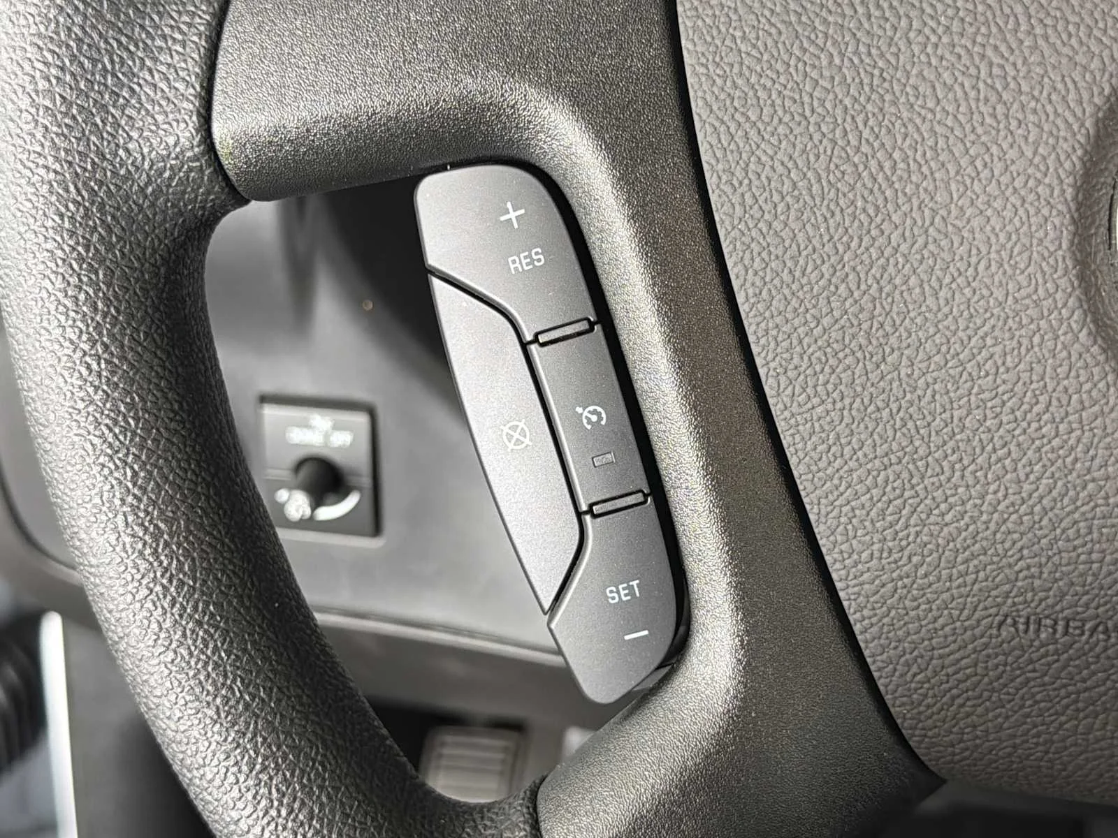 2025 GMC Savana Cargo Work Van - Photo 26