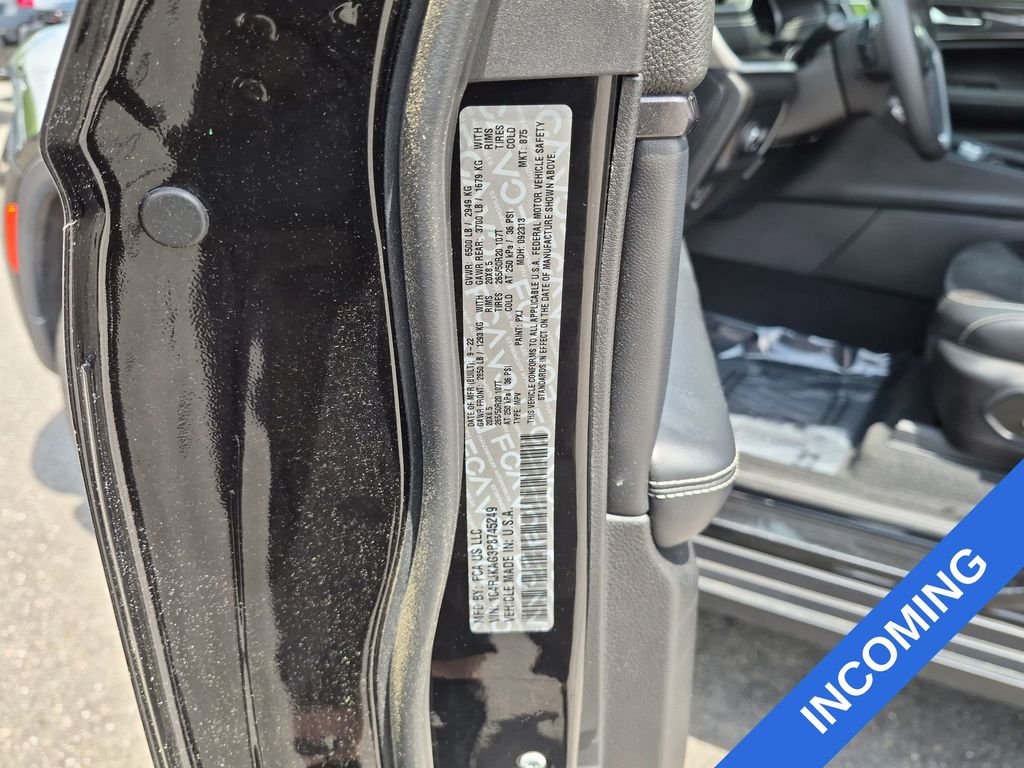 Used 2023 Black Jeep Altitude image 31