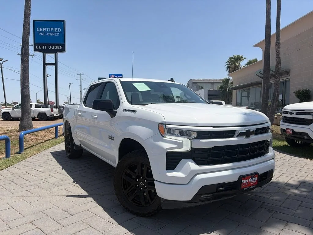 Used 2024 Summit White Chevrolet RST image 1