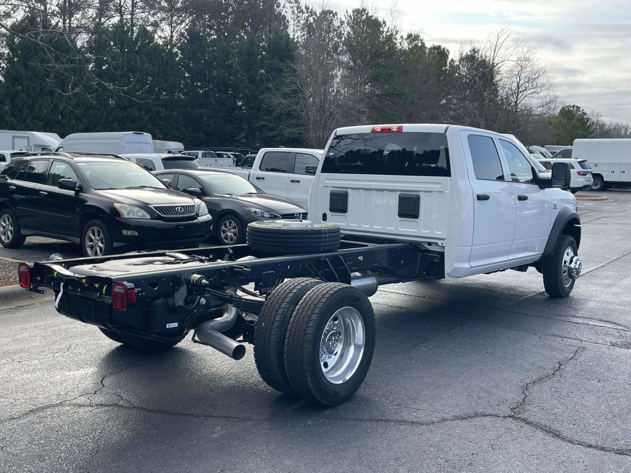 New 2026 Bright White Clear-Coat Exterior Paint RAM Tradesman image 9