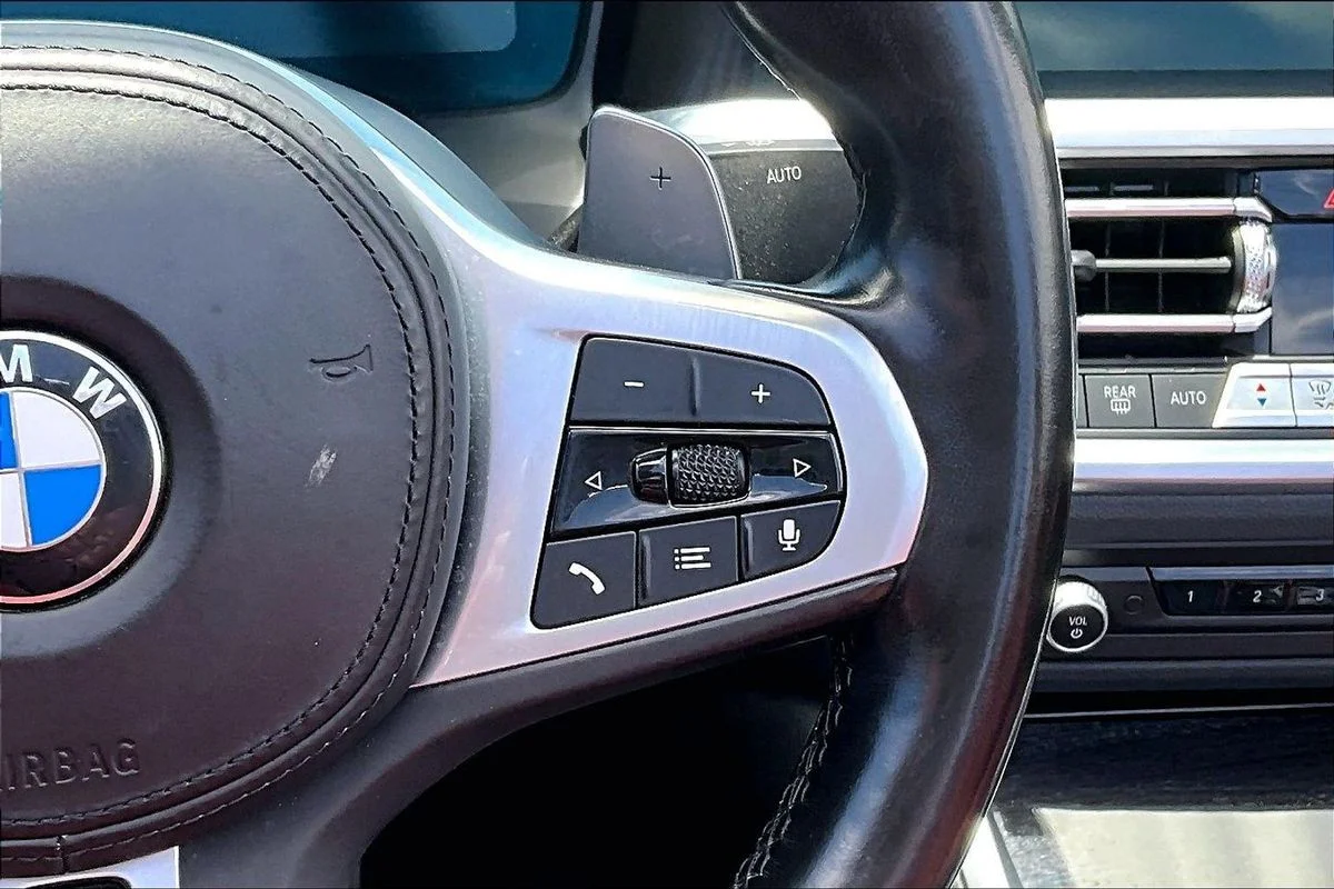 Used 2022  BMW xDrive image 12