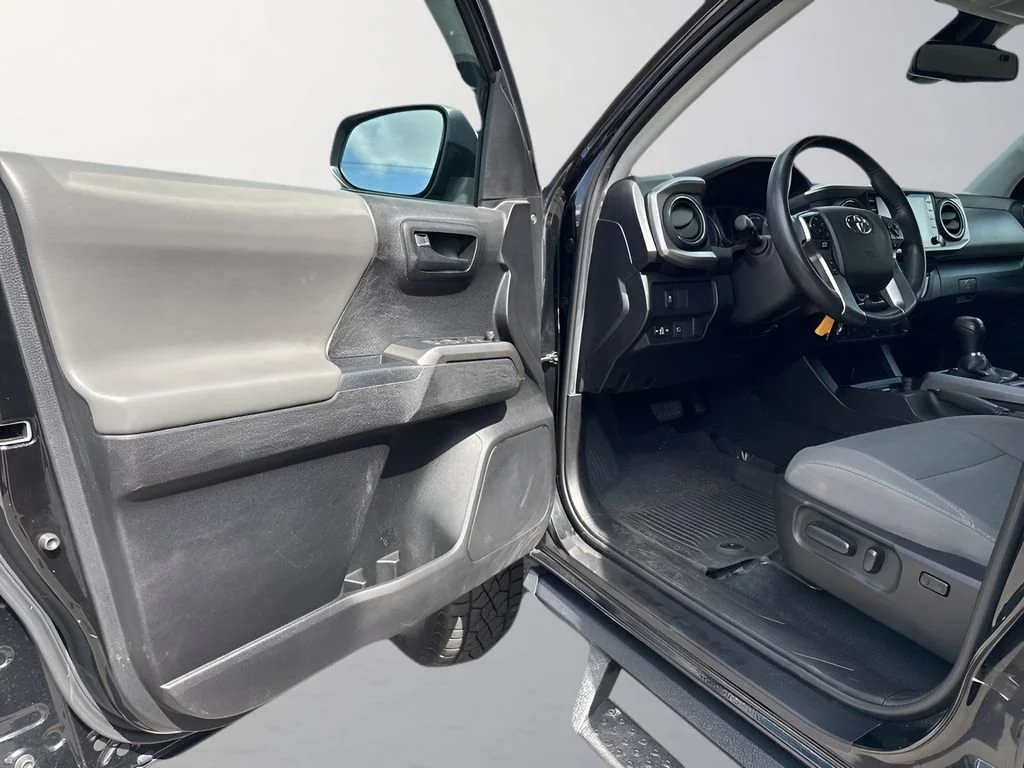 Used 2021  Toyota SR image 24