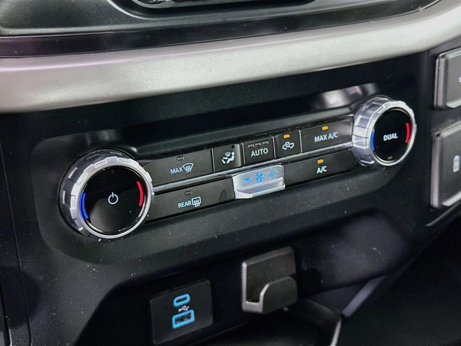 Used 2023 White Ford XLT image 17