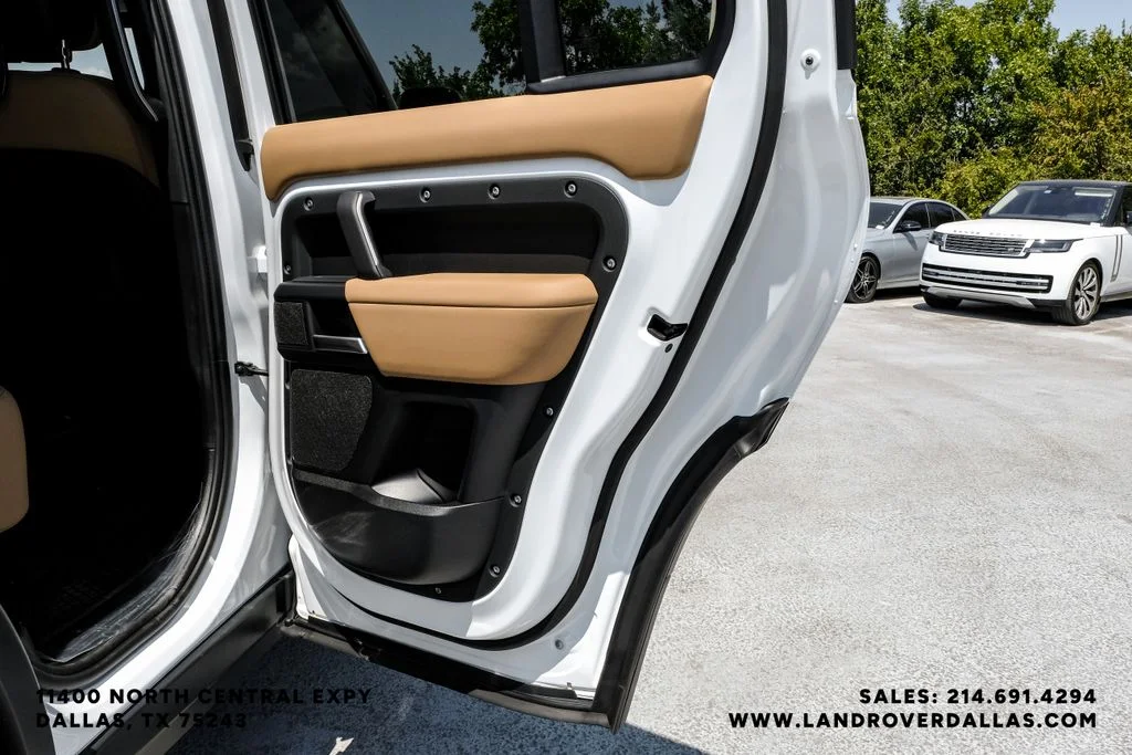New 2026 Fuji White Land Rover S image 34