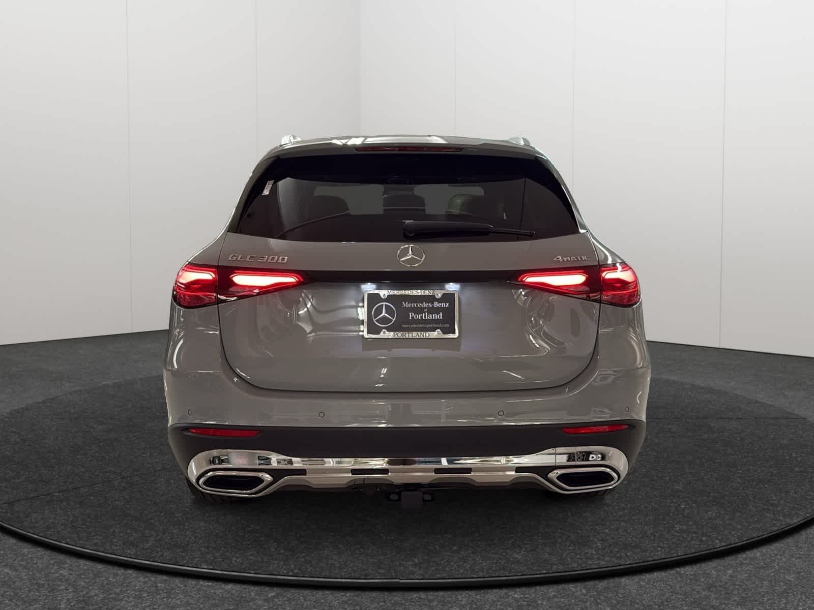New 2027 MANUFAKTUR Alpine Grey Mercedes-Benz GLC 300 image 5
