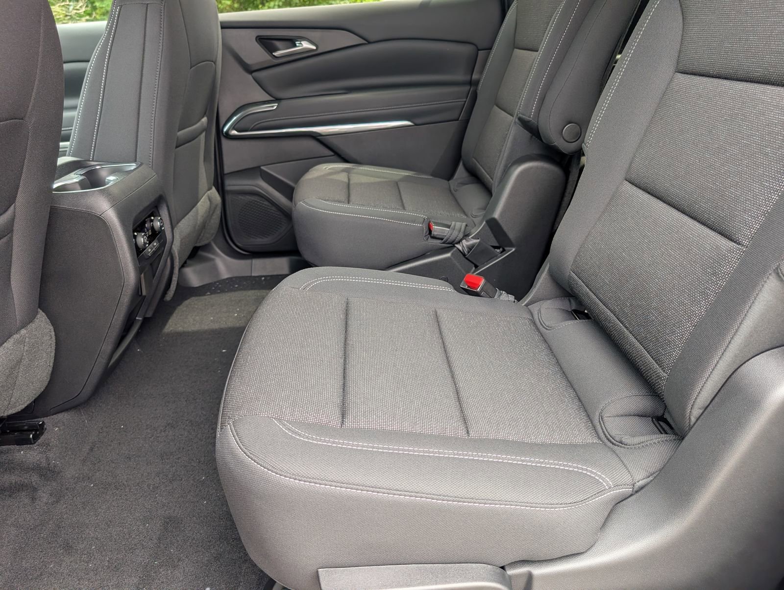 2026 Chevrolet Traverse LT - Photo 7