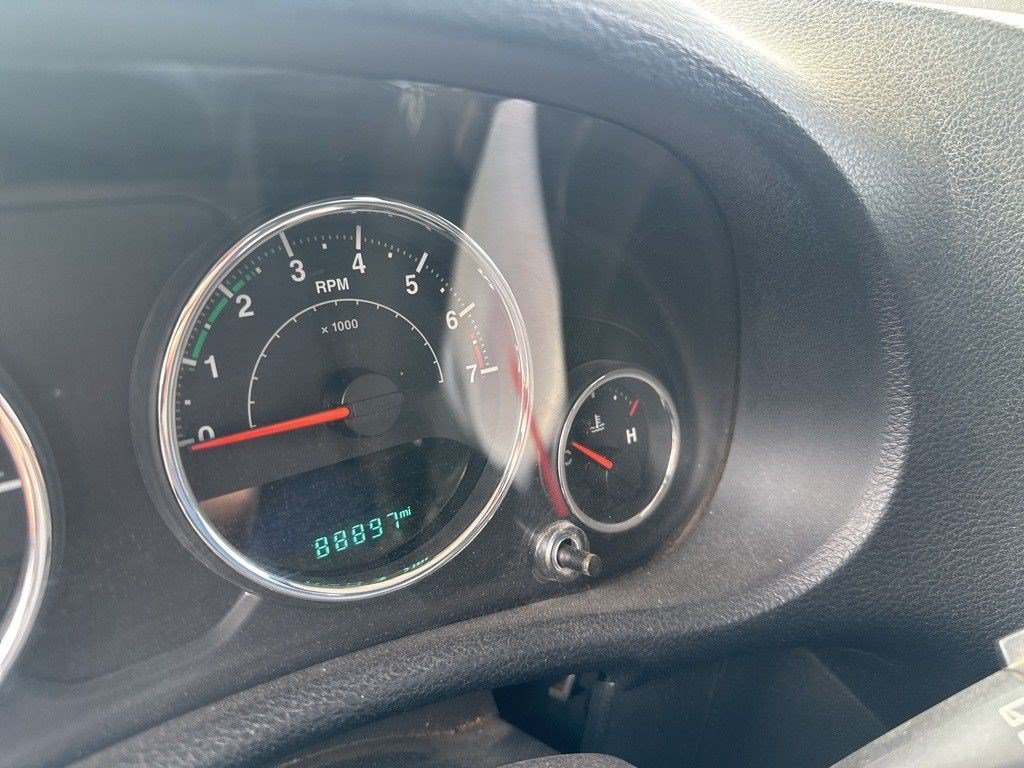 Used 2015 White Jeep Rubicon image 3