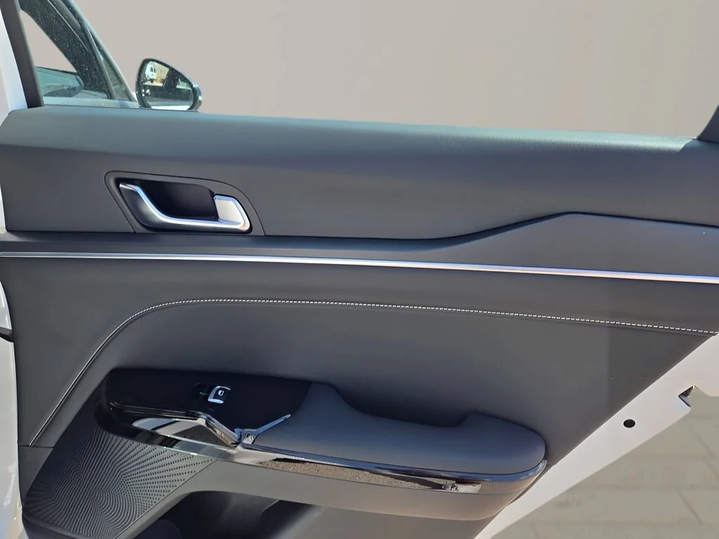 2025 Kia K5 GT-Line - Photo 11