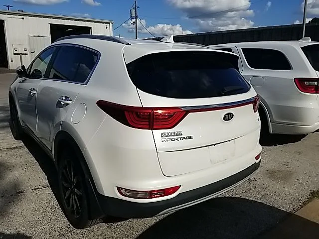 Used 2018 White Kia EX image 17