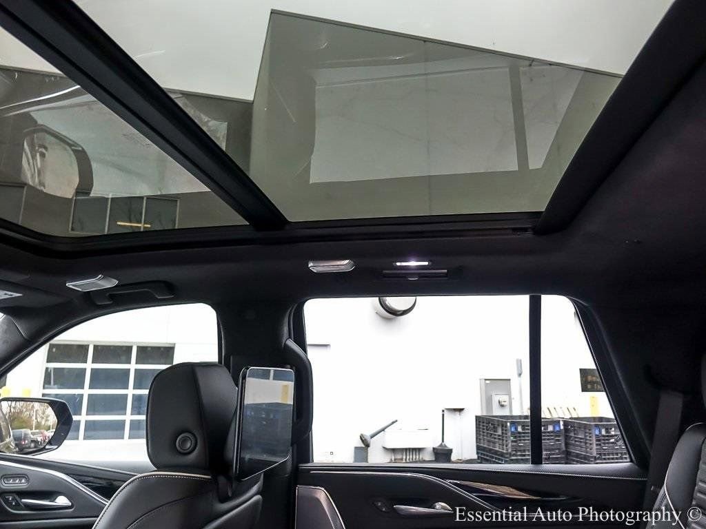 2024 Cadillac Escalade V-Series - Photo 11