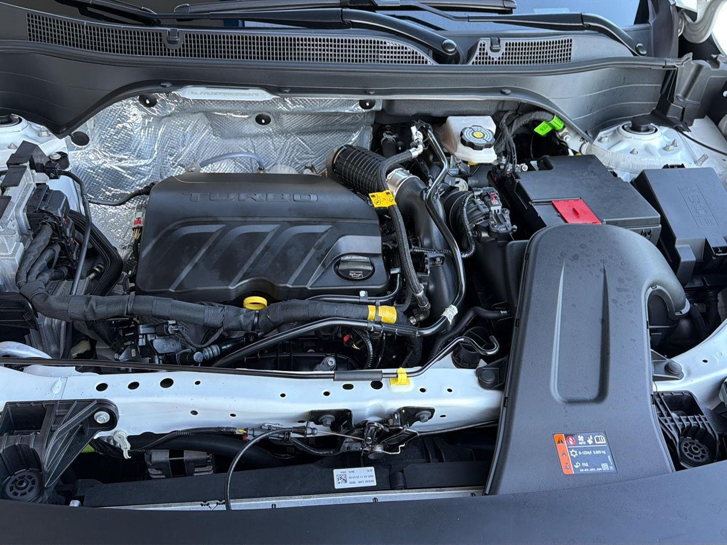 Used 2025 Summit White Chevrolet LT image 33