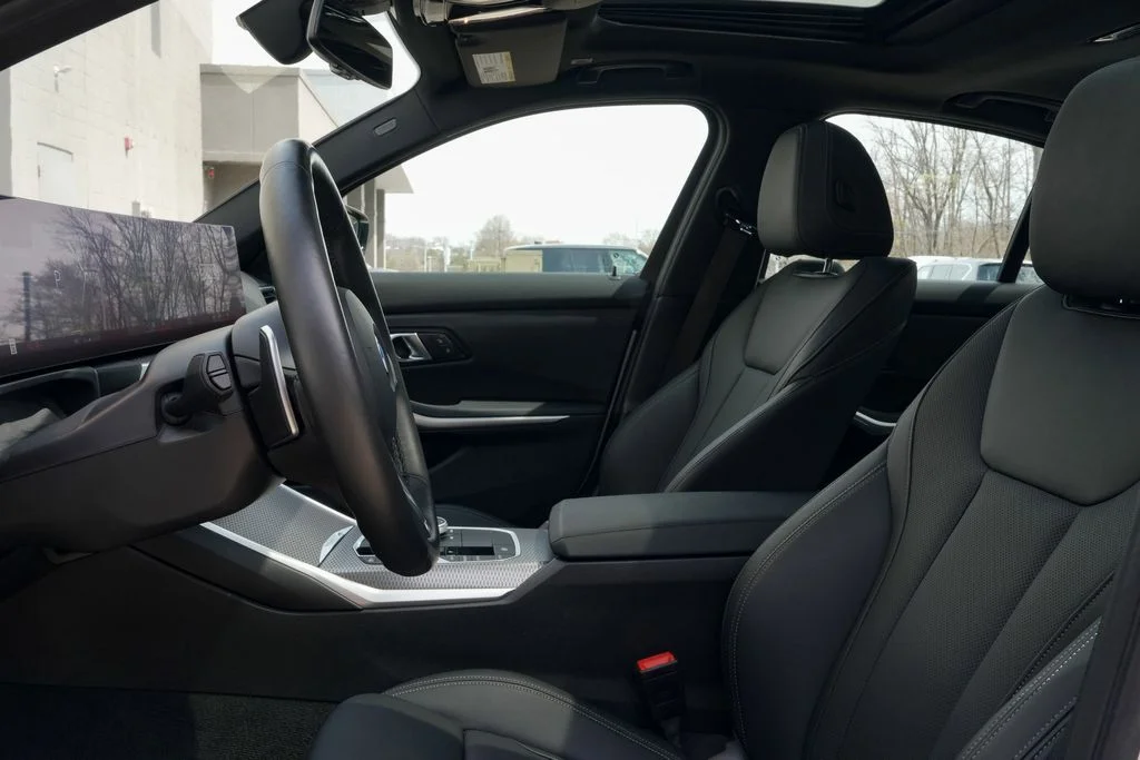 2024 BMW 3 Series 330i - Photo 15