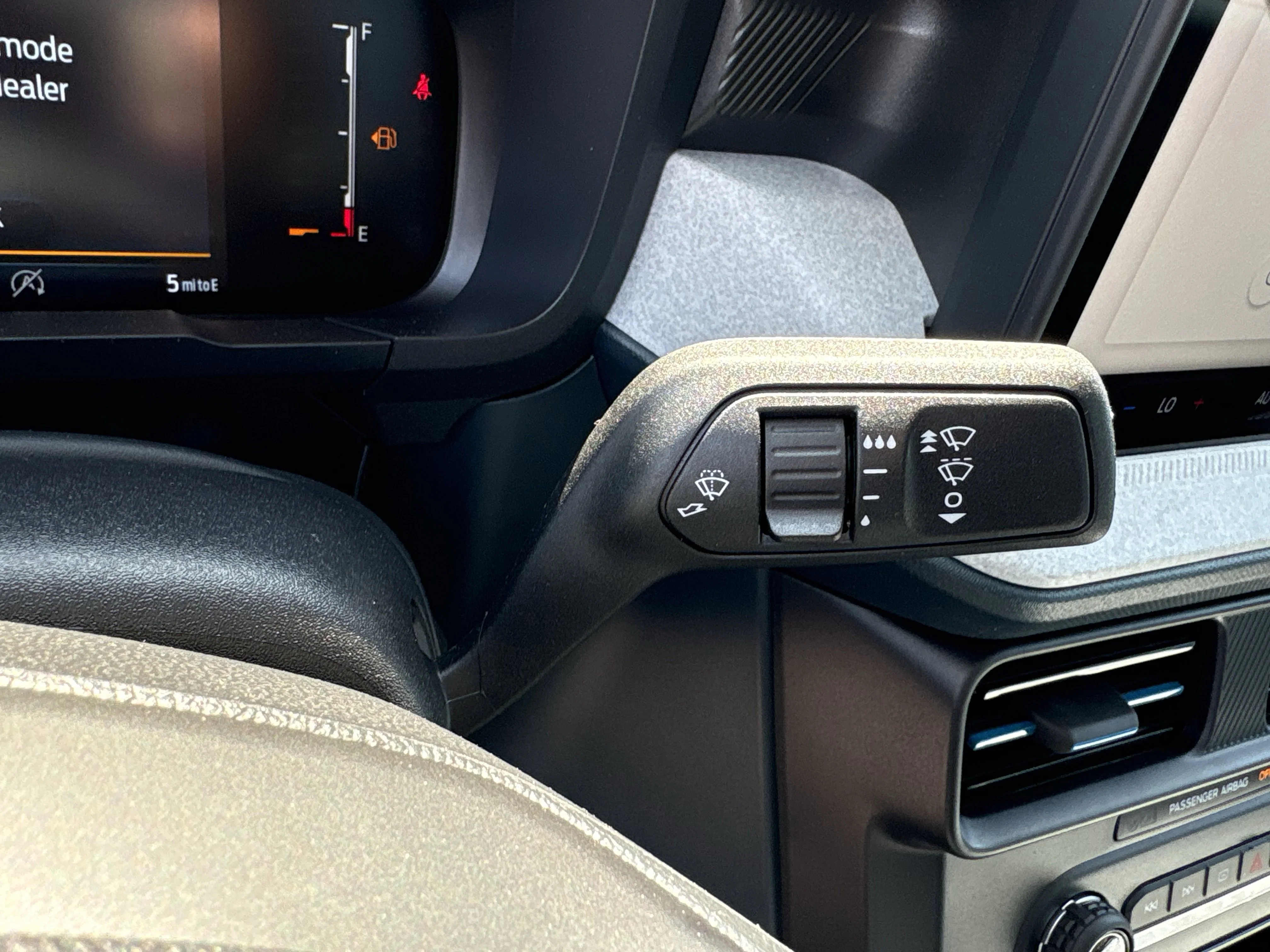 New 2026 Carbonized Gray Metallic Ford XLT image 28