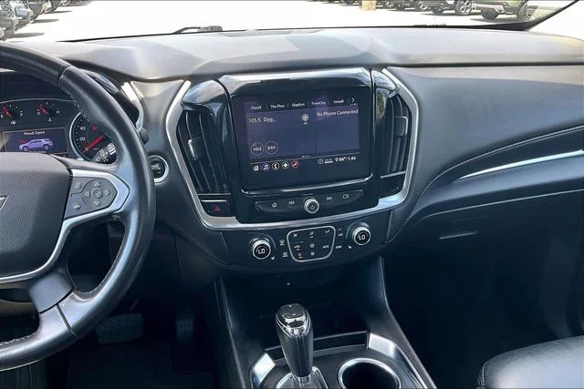 Used 2020 Silver Chevrolet LT image 9