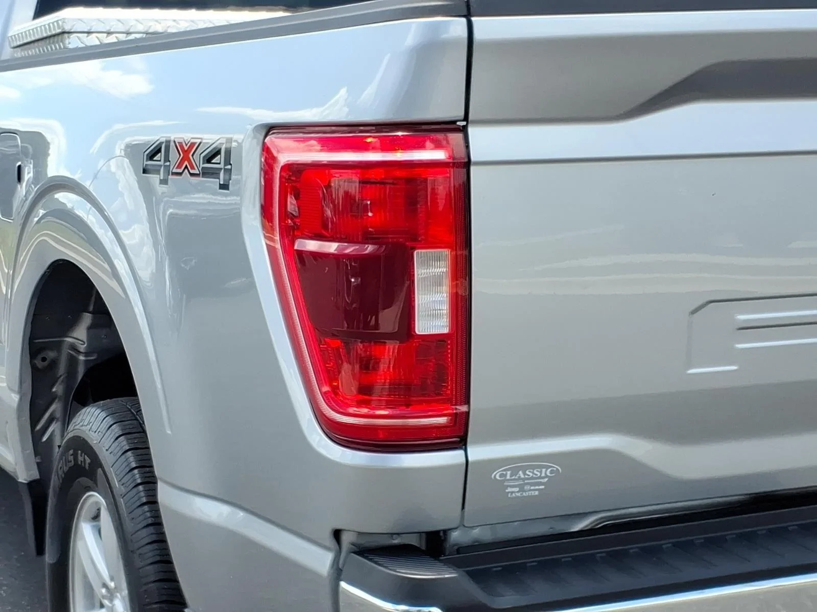 2023 Ford F-150 XLT - Photo 16