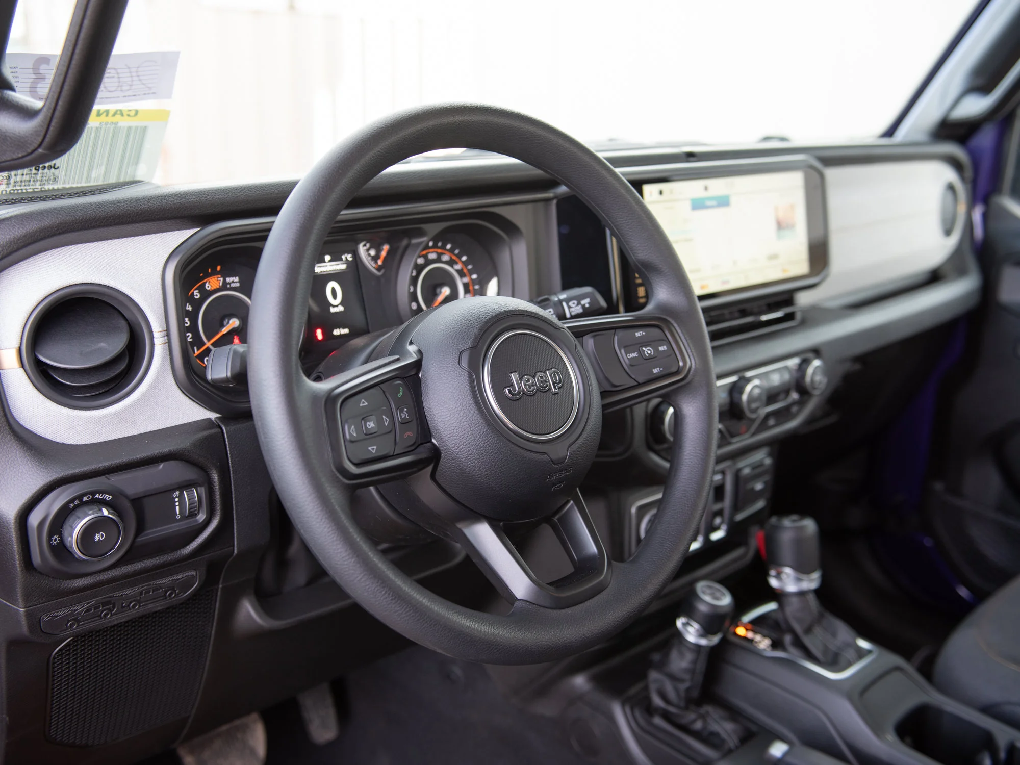 New 2026 reign Jeep Sport* image 6