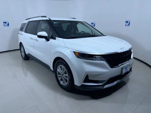 Used 2023 SNOW WHITE PEARL Kia LX image 1