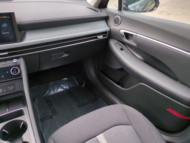 2025 Hyundai Sonata Hybrid SEL - Photo 16