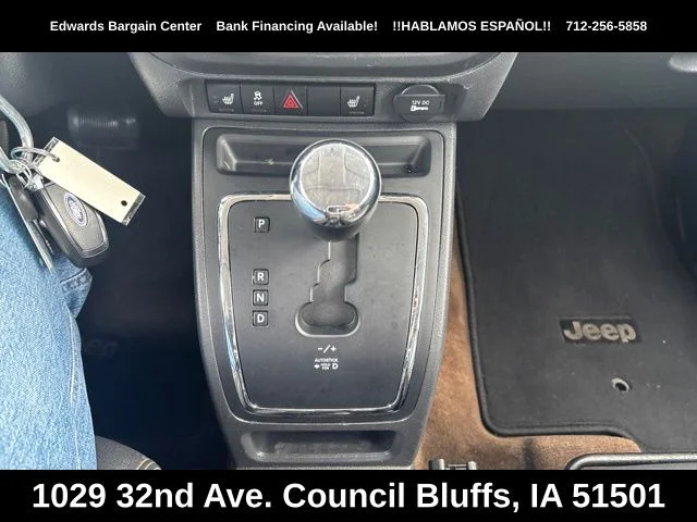 Used 2015 White Jeep Latitude image 17