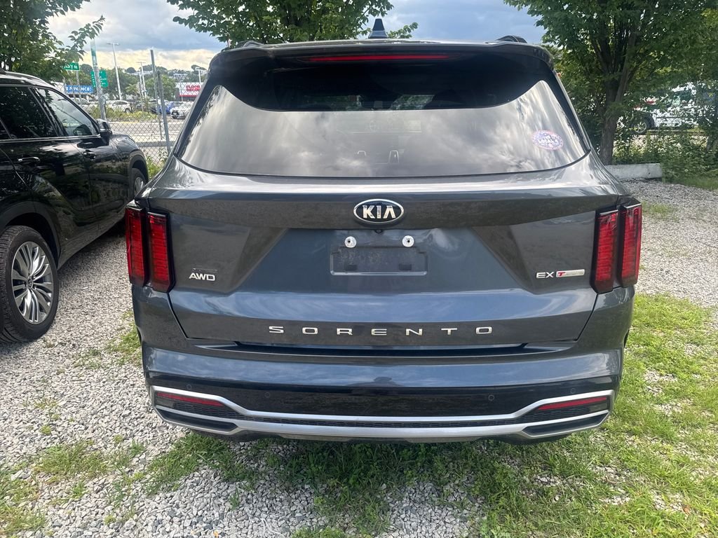 Used 2021 Gray Kia EX image 7
