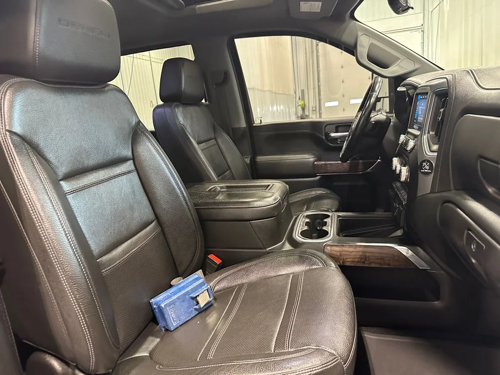 Used 2020 Black GMC Denali image 34