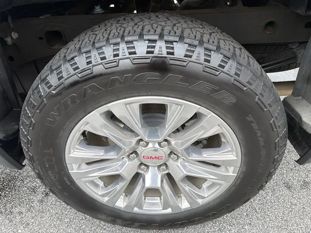 Used 2023 Sterling Metallic GMC Denali image 19