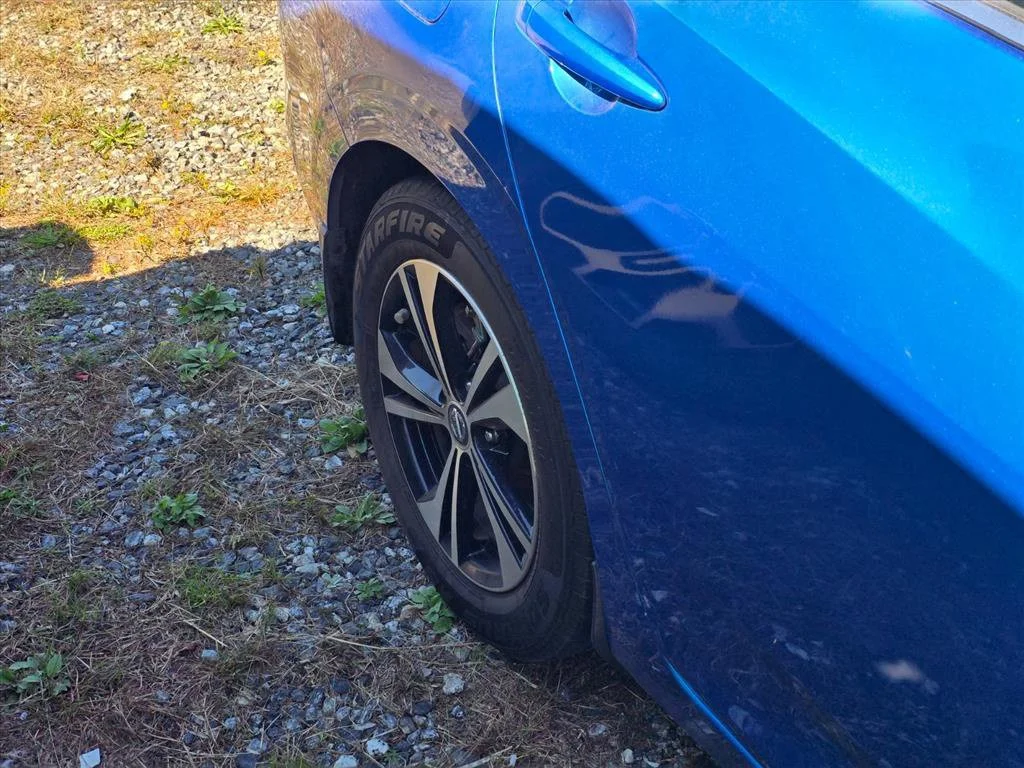 Used 2022 Blue Nissan SV image 18