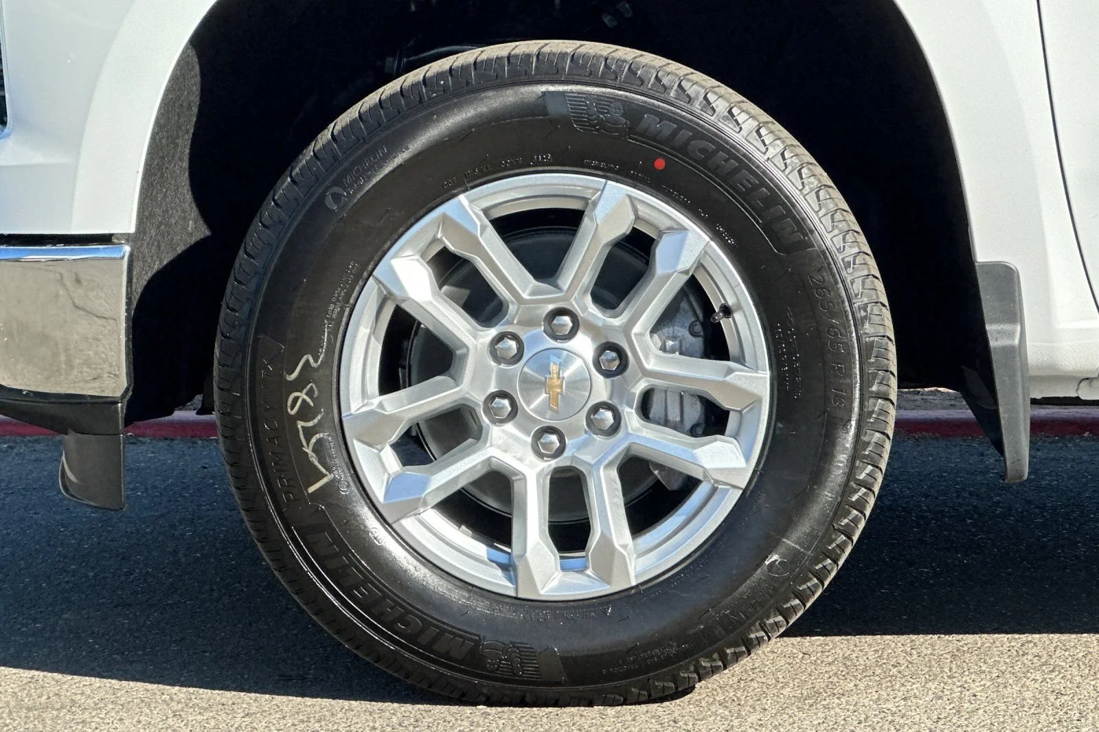 New 2026 Summit White Chevrolet LT (2FL) image 26