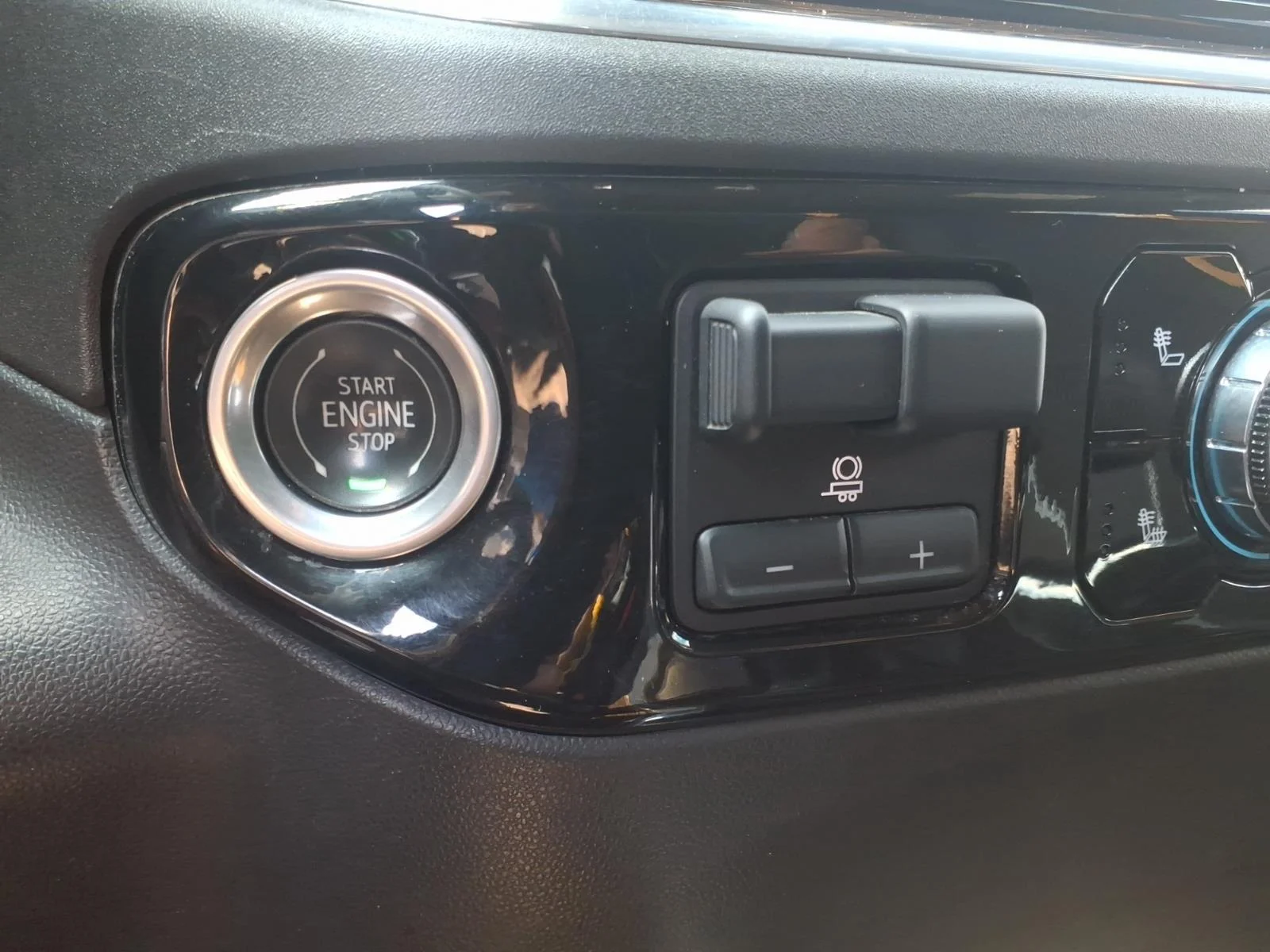 Used 2023 Dynamic Blue Metallic GMC Elevation image 8