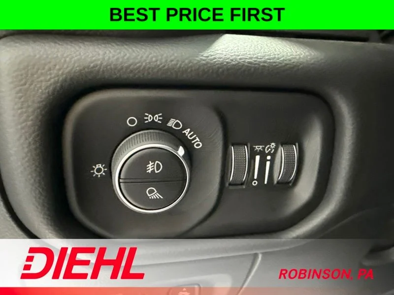 New 2026 Diamond Black Crystal Pearl-Coat Exterior Paint RAM Big Horn/Lone Star image 23