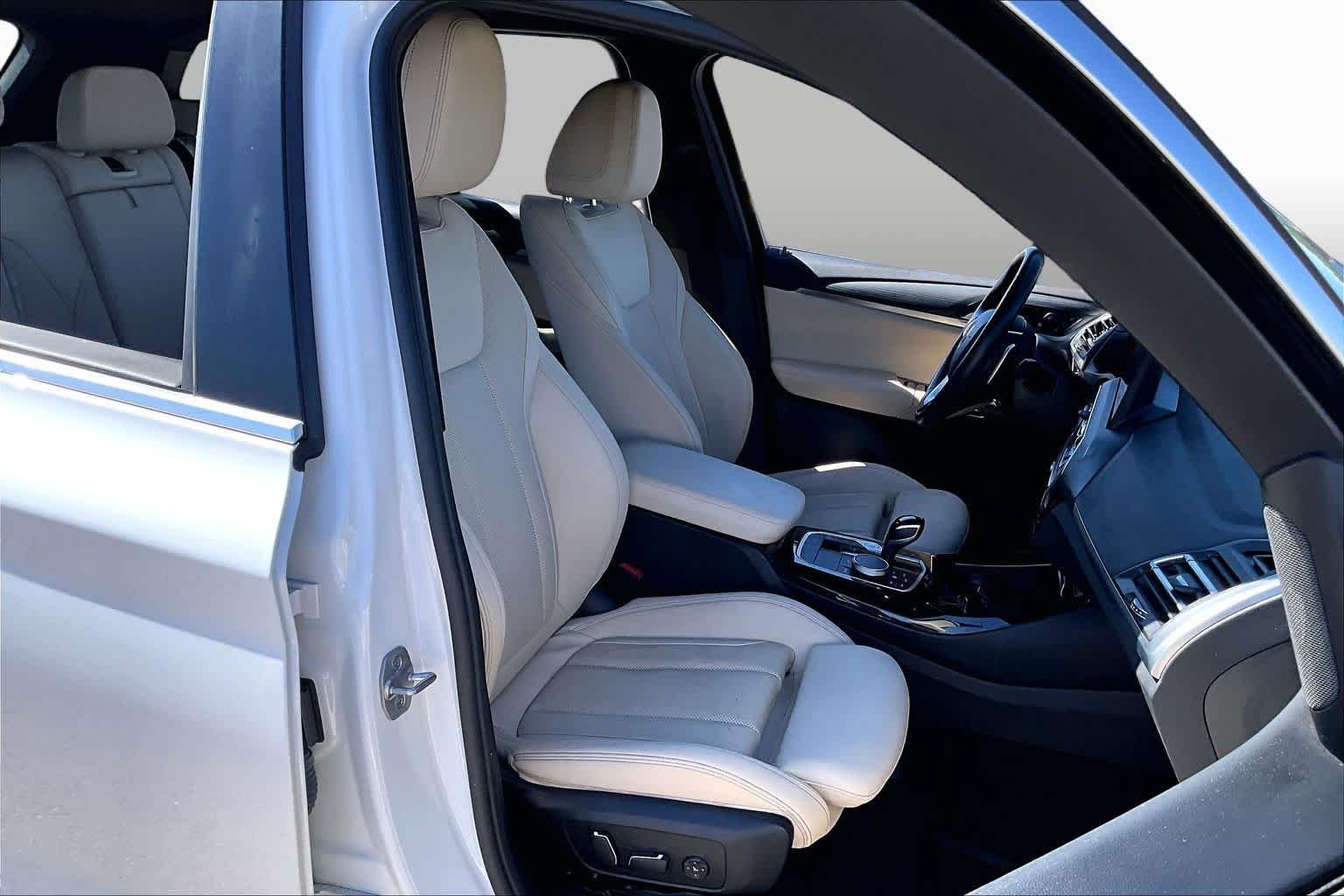 Used 2024 Mineral White Metallic BMW xDrive30i image 7