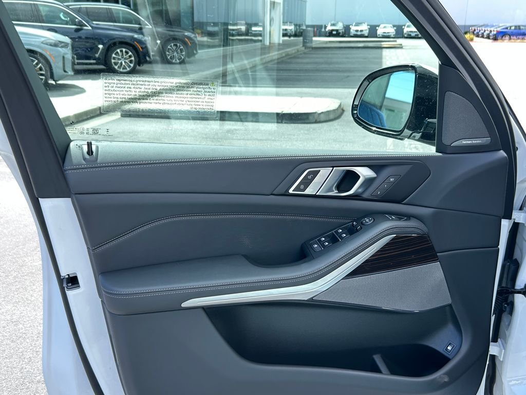 New 2026 Mineral White Metallic BMW xDrive50e image 11