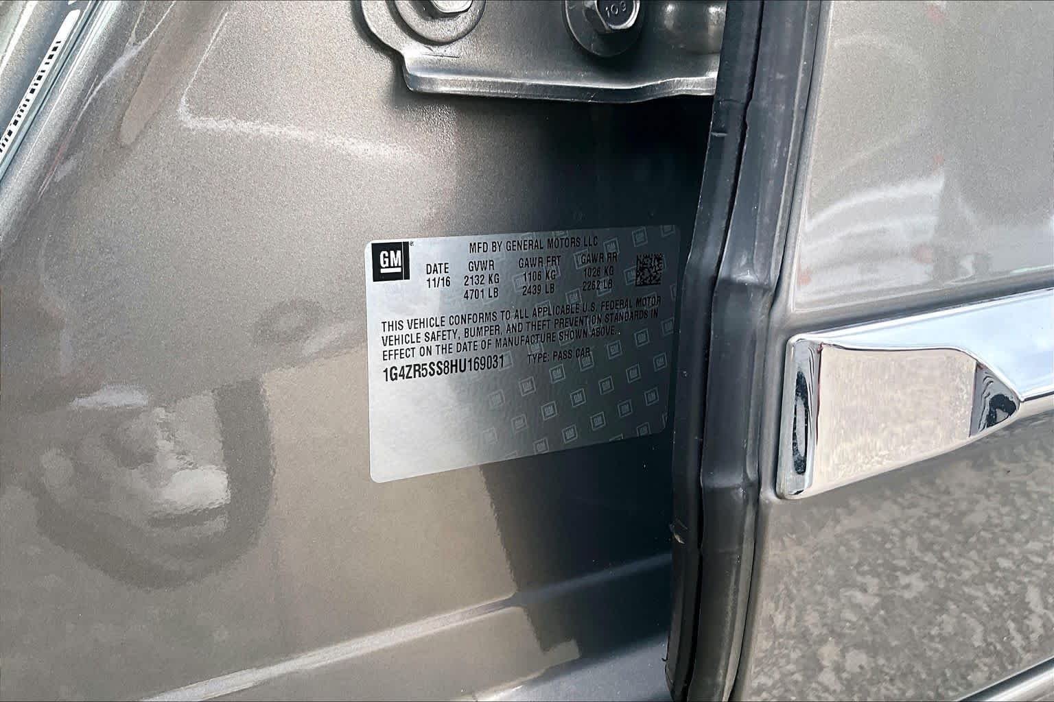Used 2017  Buick  image 34