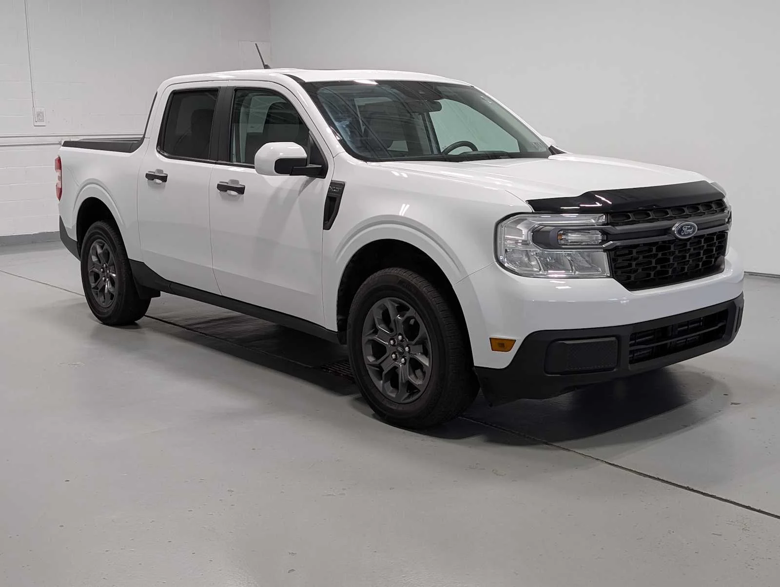 Used 2023 Oxford White Ford XLT image 7