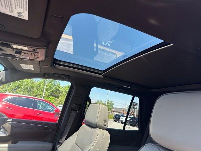 2023 GMC Yukon SLT - Photo 7