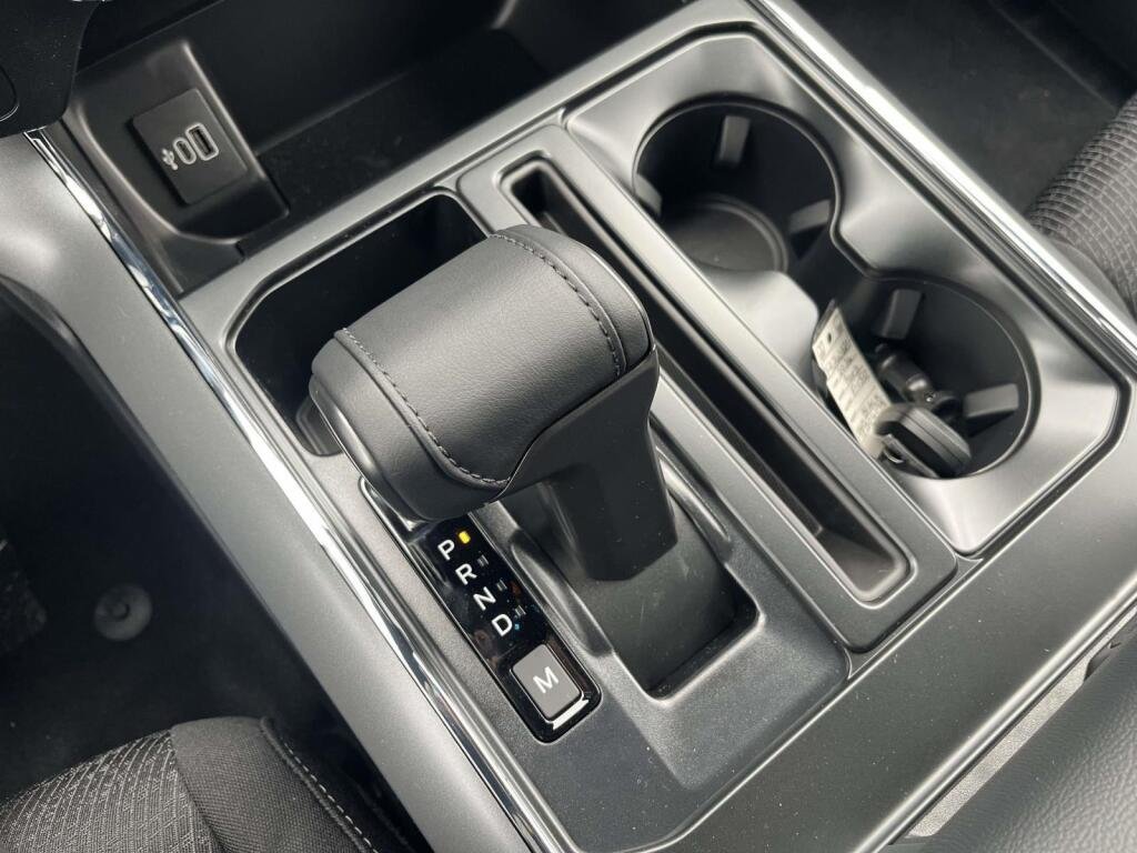 New 2026 Agate Black Metallic Ford XLT image 27