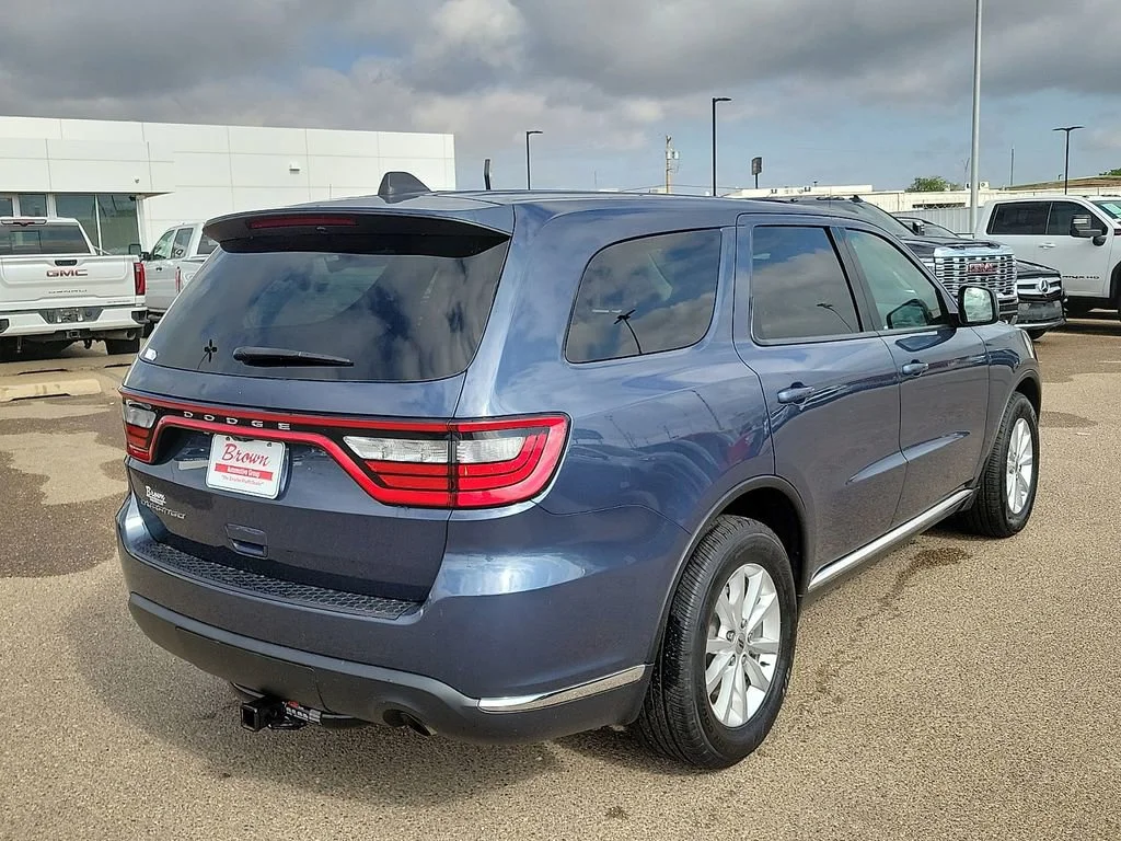 Used 2021  Dodge SXT image 10