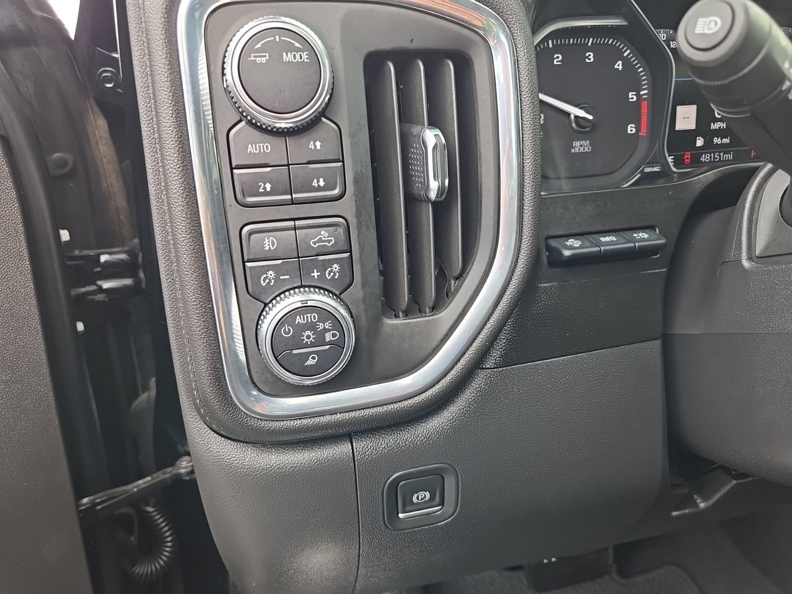 Used 2021 ONYX BLACK GMC Denali image 25