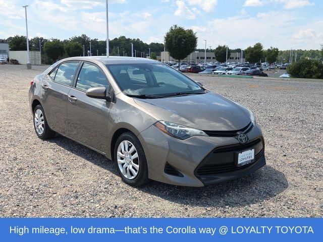 Used 2017 Gray Toyota LE image 7