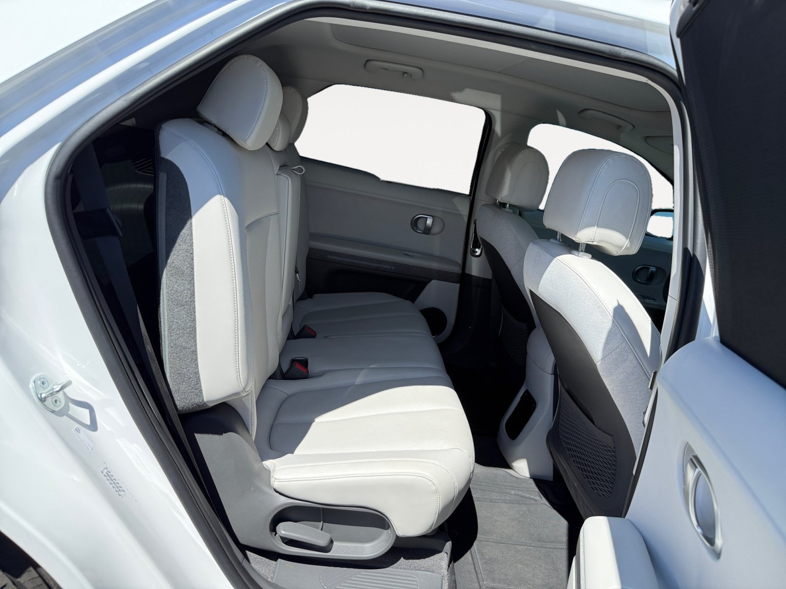 Used 2023 White Hyundai Limited image 18