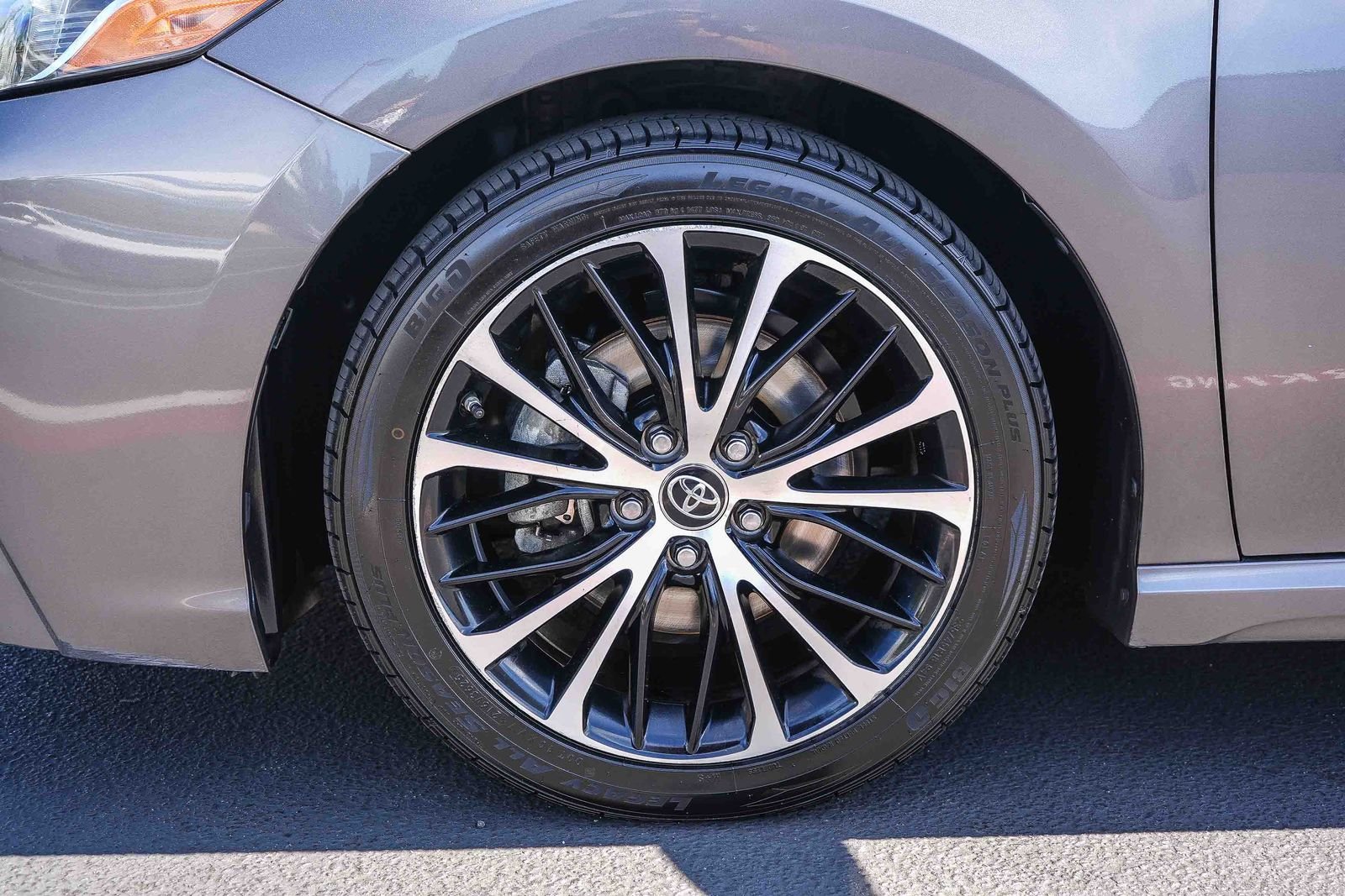 Used 2019 Gray Toyota SE image 11