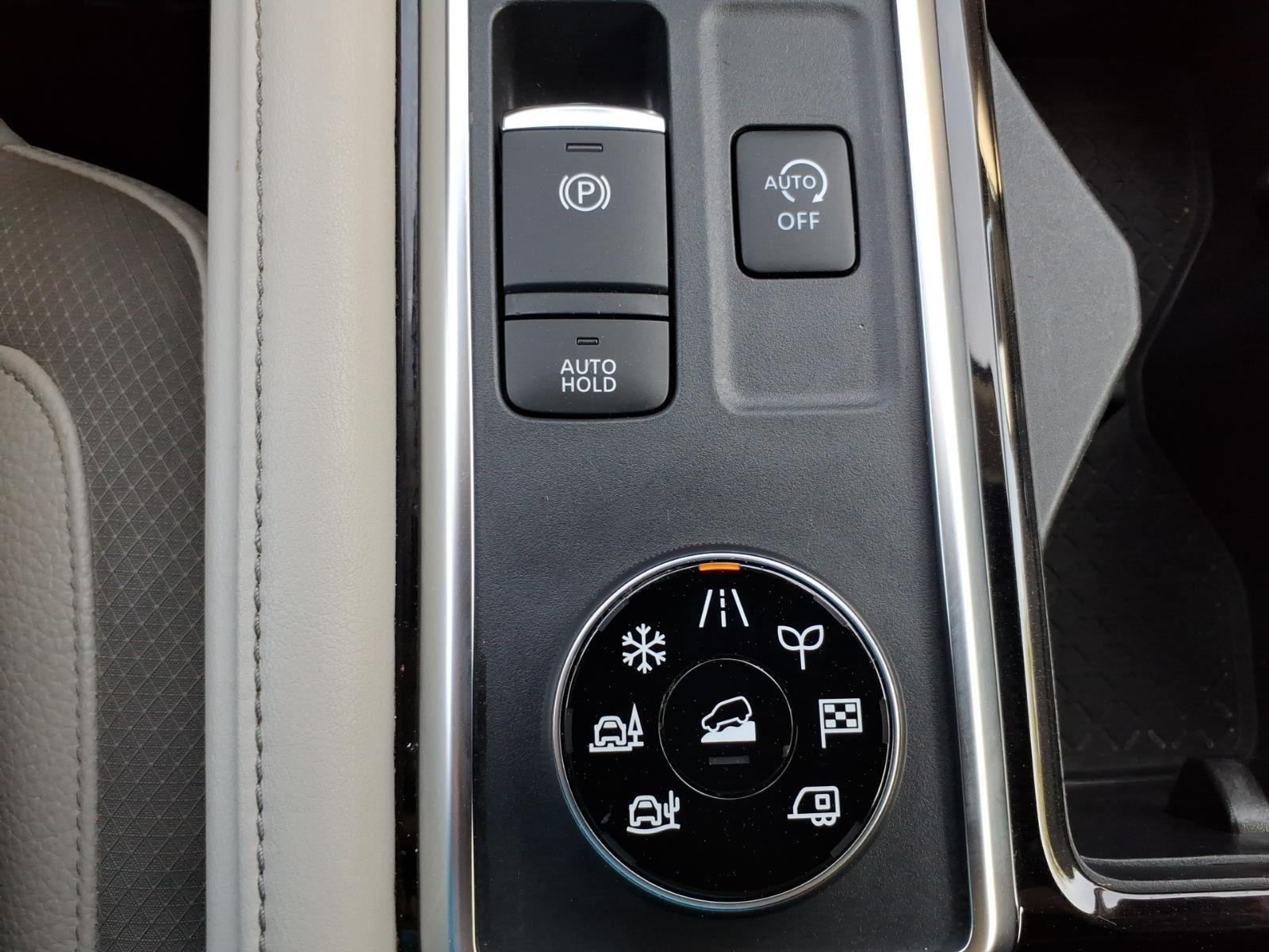 Used 2022 Deep Ocean Blue Pearl Nissan SL image 18